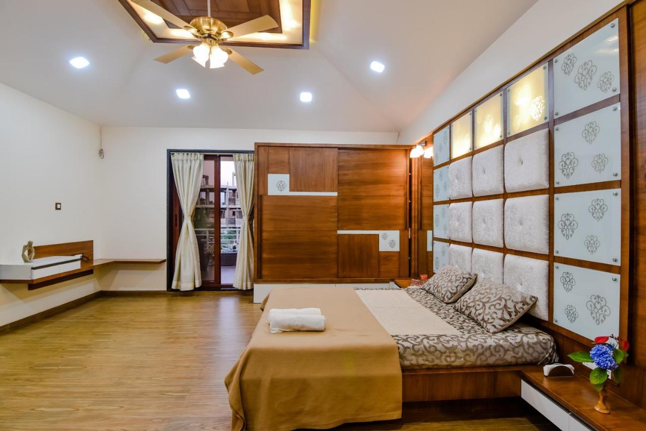 Lifeline Villas - Luxurious Taraangan 4 Mountain View Villa With Biggest Pool And Huge Open Area Lonavala Extérieur photo