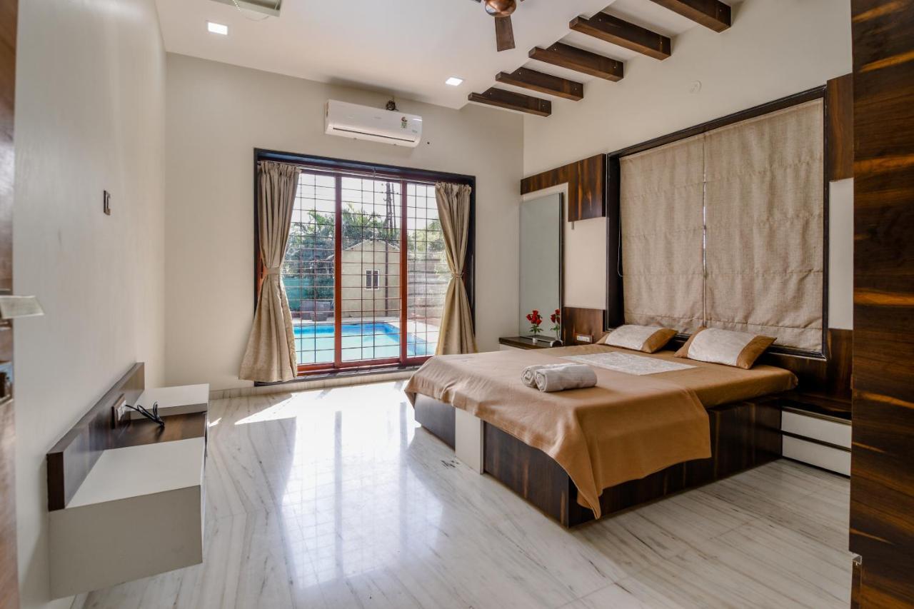 Lifeline Villas - Luxurious Taraangan 4 Mountain View Villa With Biggest Pool And Huge Open Area Lonavala Extérieur photo